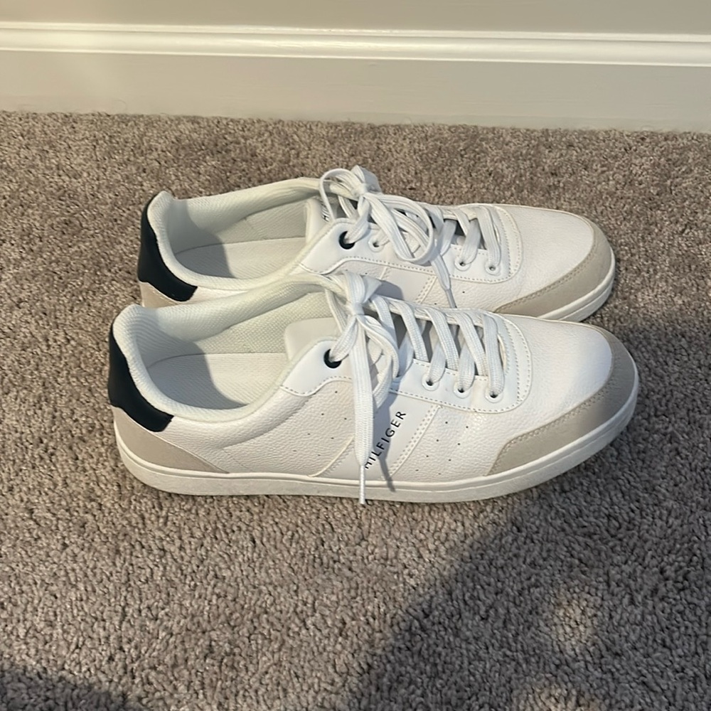 Men’s Tommy Hilfiger shoes size 10.5
